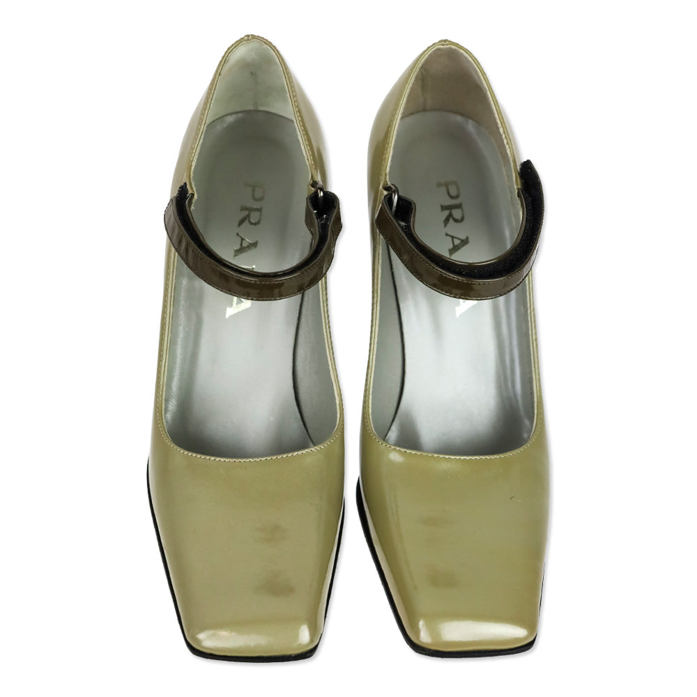 Prada Vintage F/W 1998 Olive Patent Leather Mary Jane Pumps