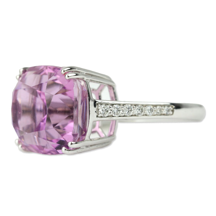 Rhapsody 950 Platinum Patroke Kunzite and E-F VS Diamond Ring