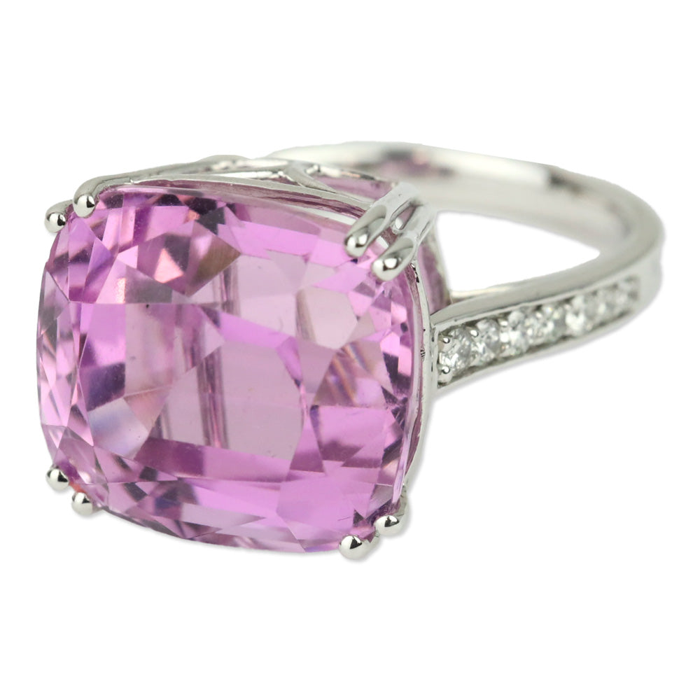 Rhapsody 950 Platinum Patroke Kunzite and E-F VS Diamond Ring