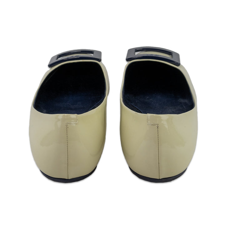 Roger Vivier Ivory Patent Leather Gommettine Flats