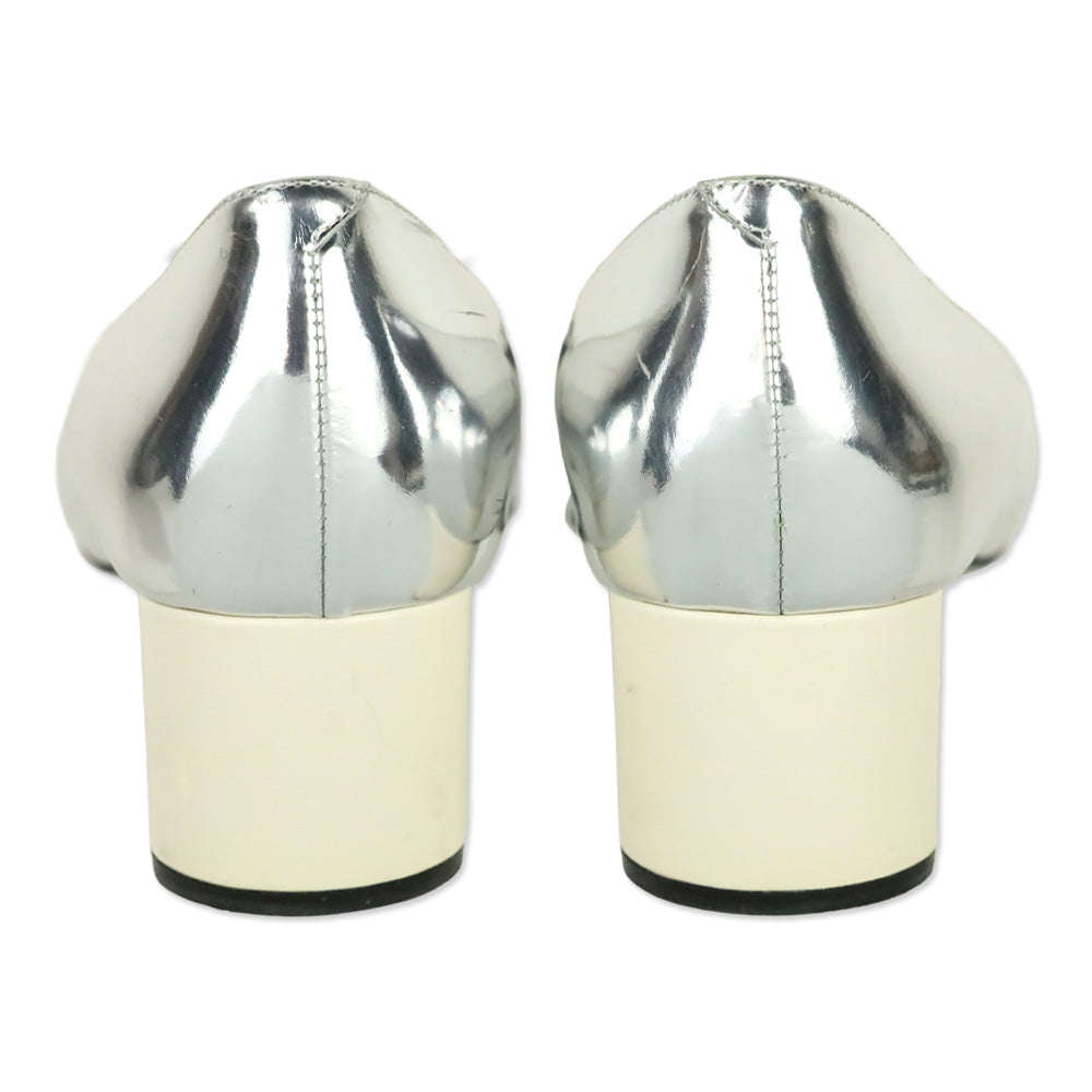 Roger Vivier Metallic Silver Leather White Cap Toe Gommettine Pumps