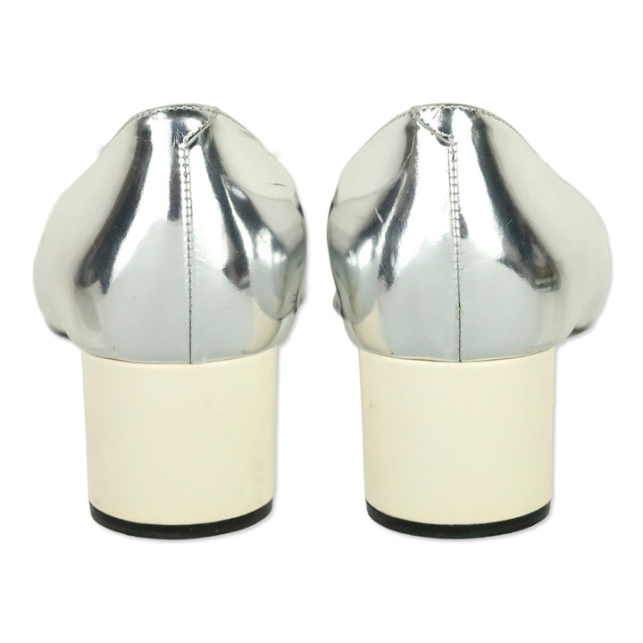 Roger Vivier Metallic Silver Leather White Cap Toe Gommettine Pumps