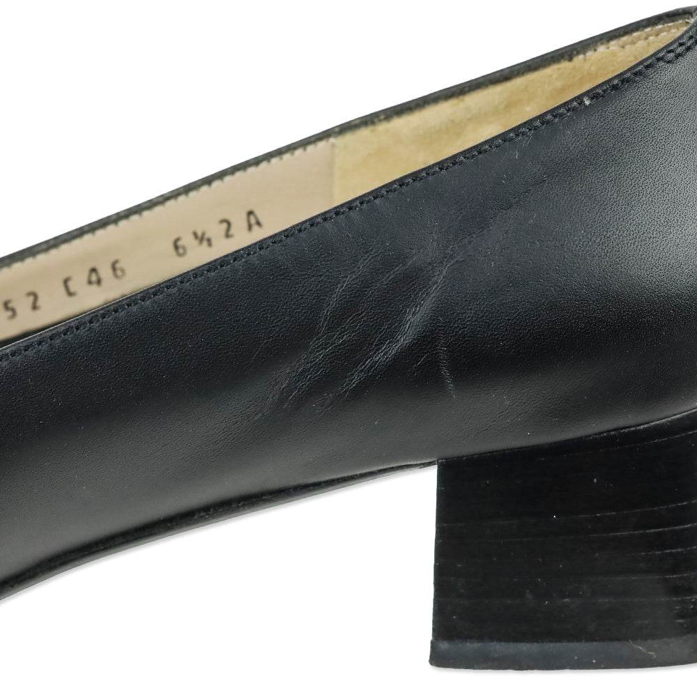 Salvatore Ferragamo Black Calf Leather Gancini Accent Pump