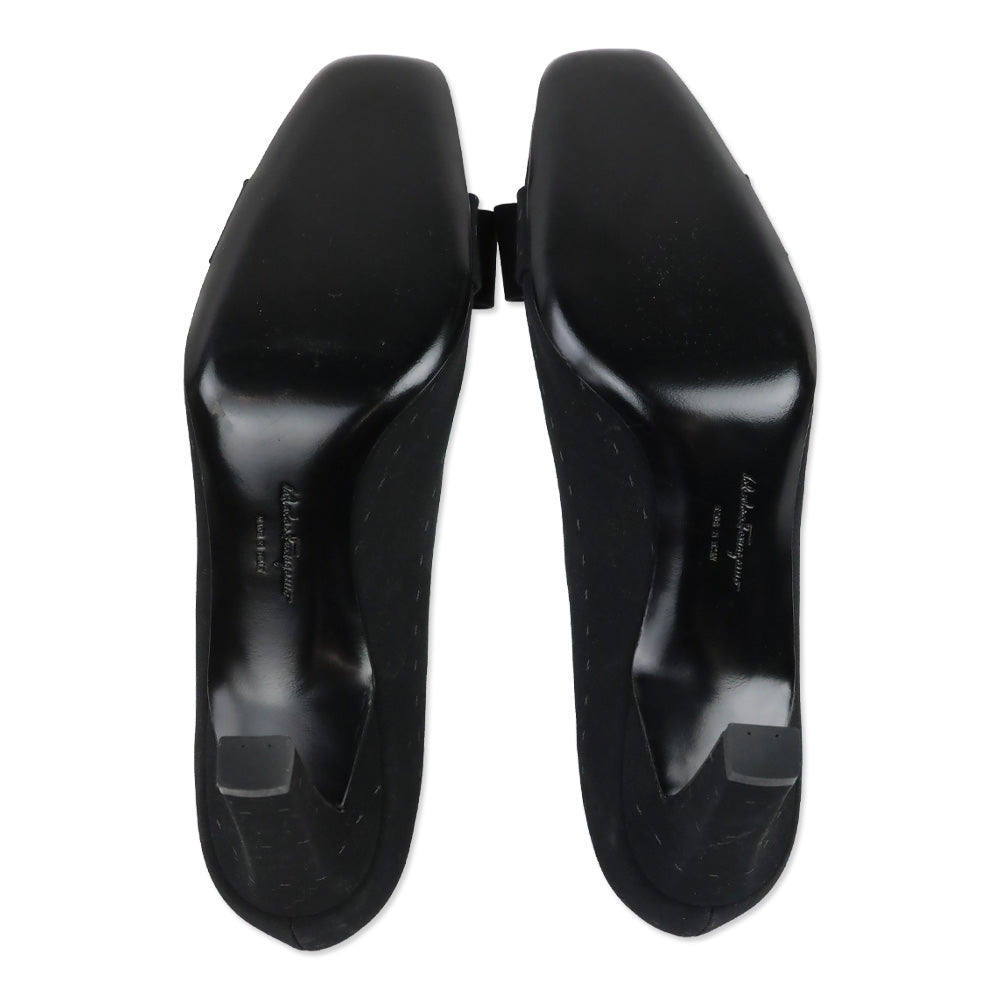 Salvatore Ferragamo Black Fabric Vara Bow Stitch Detail Pumps