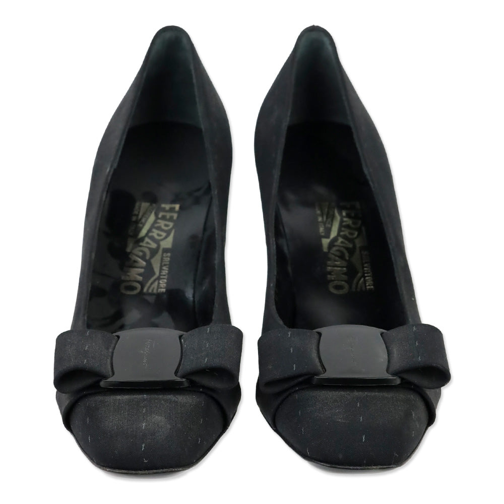Salvatore Ferragamo Black Fabric Vara Bow Stitch Detail Pumps