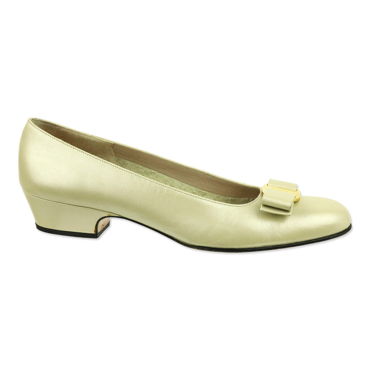 Salvatore Ferragamo Bone Calf Leather Vara Bow Lillaz Pump