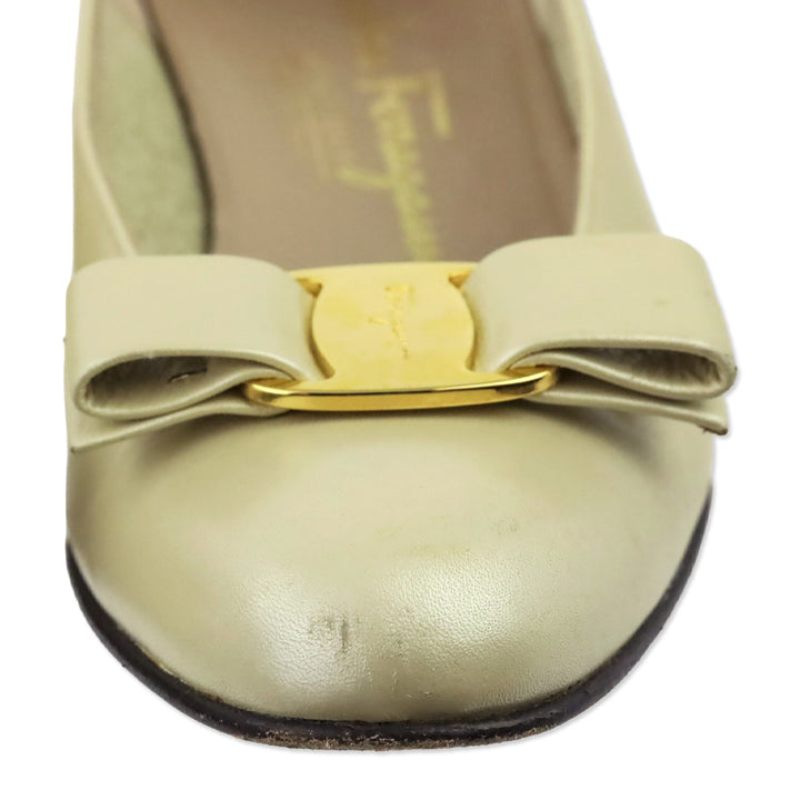 Salvatore Ferragamo Bone Calf Leather Vara Bow Lillaz Pump
