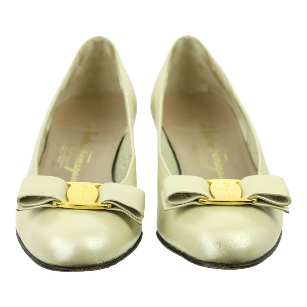 Salvatore Ferragamo Bone Calf Leather Vara Bow Lillaz Pump