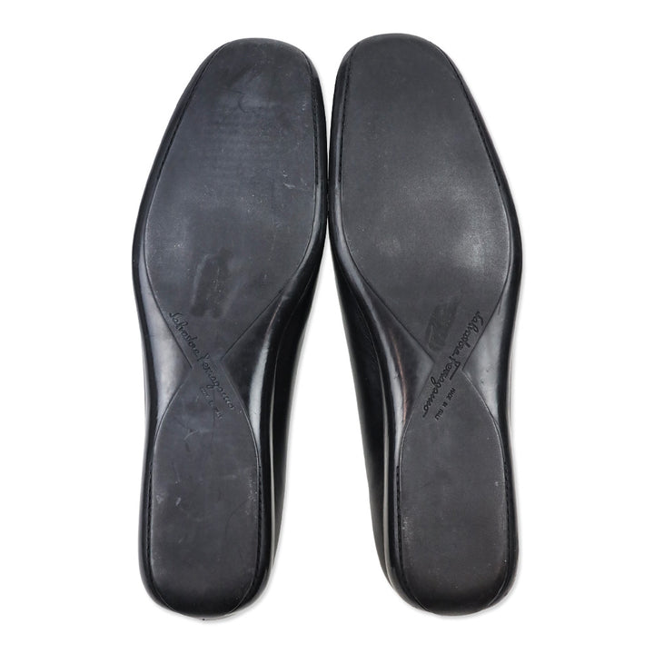 Salvatore Ferragamo Boutique Black Leather Logo Buckle Loafers