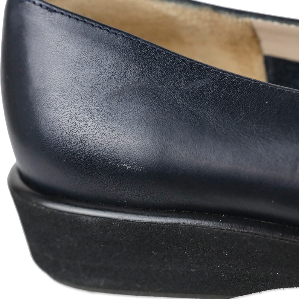 Salvatore Ferragamo Boutique Navy Leather Gancini Flats