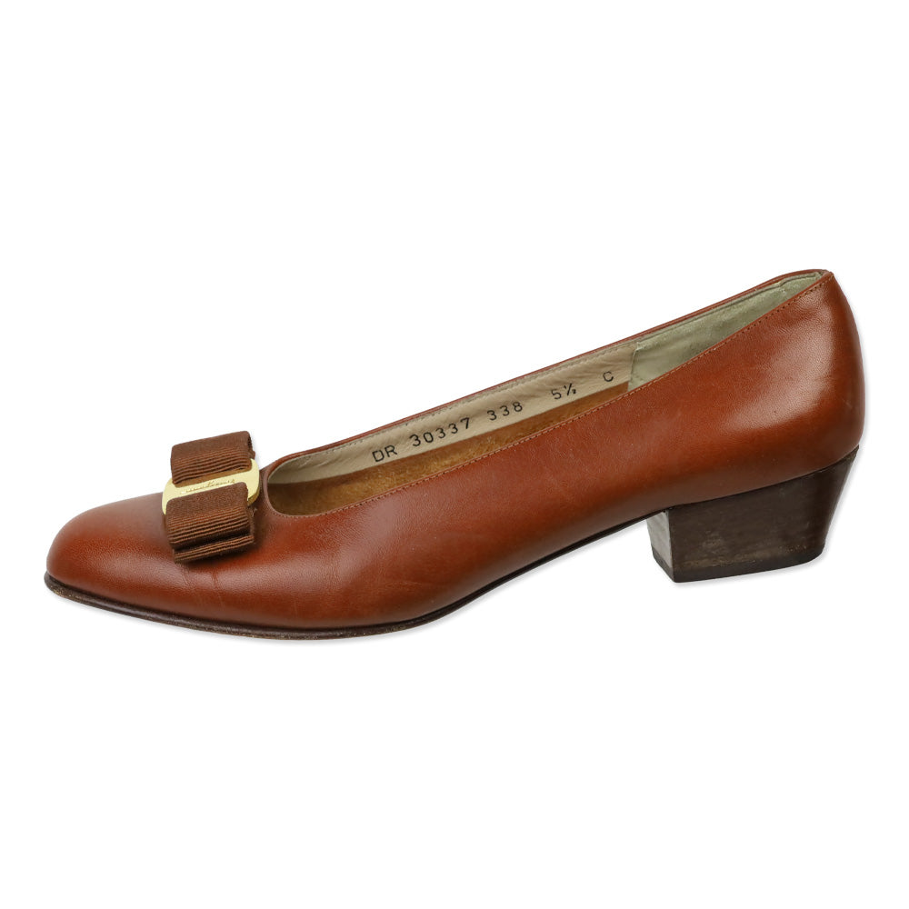 Salvatore Ferragamo Brown Leather Vara Bow Kitten Pumps