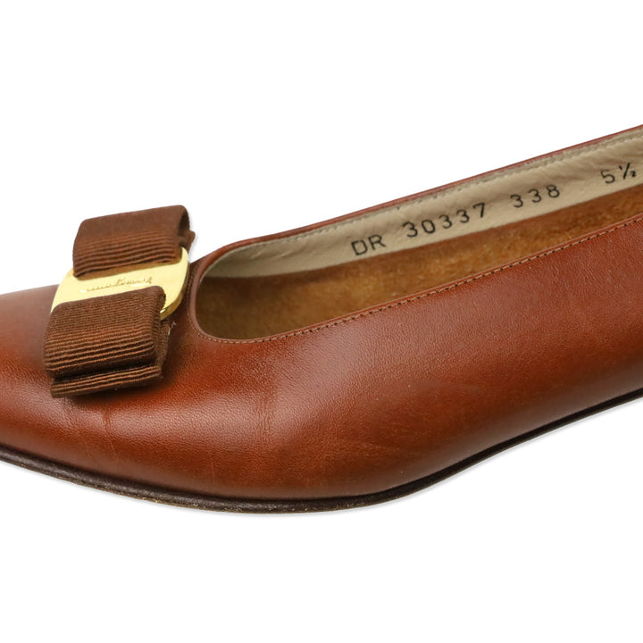 Salvatore Ferragamo Brown Leather Vara Bow Kitten Pumps