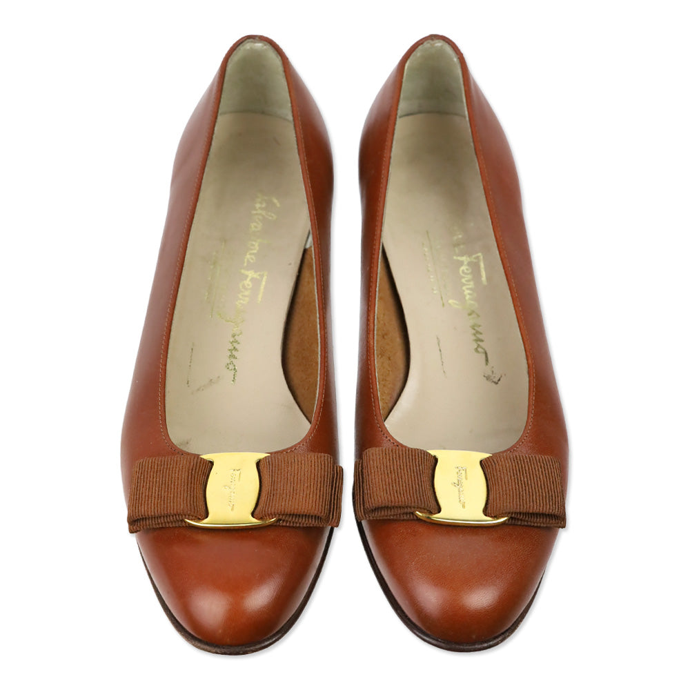 Salvatore Ferragamo Brown Leather Vara Bow Kitten Pumps