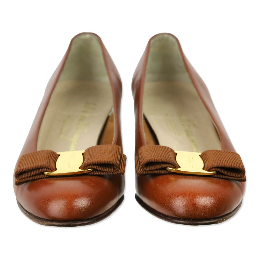 Salvatore Ferragamo Brown Leather Vara Bow Kitten Pumps