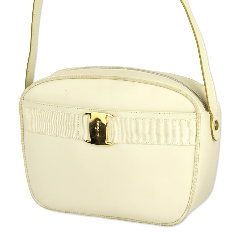 Salvatore Ferragamo Vintage Cream Leather Vara Accent Camera Bag