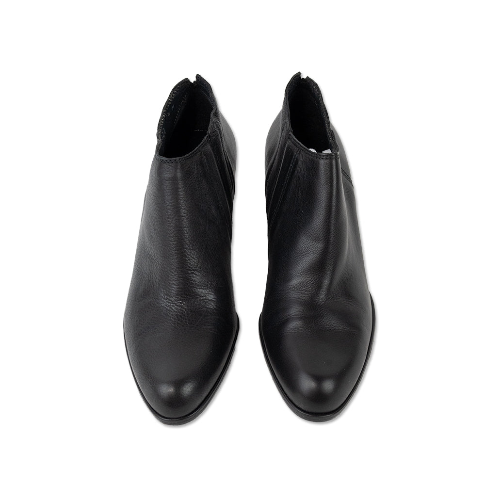 Stuart Weitzman Black Leather Heeled Ankle Booties