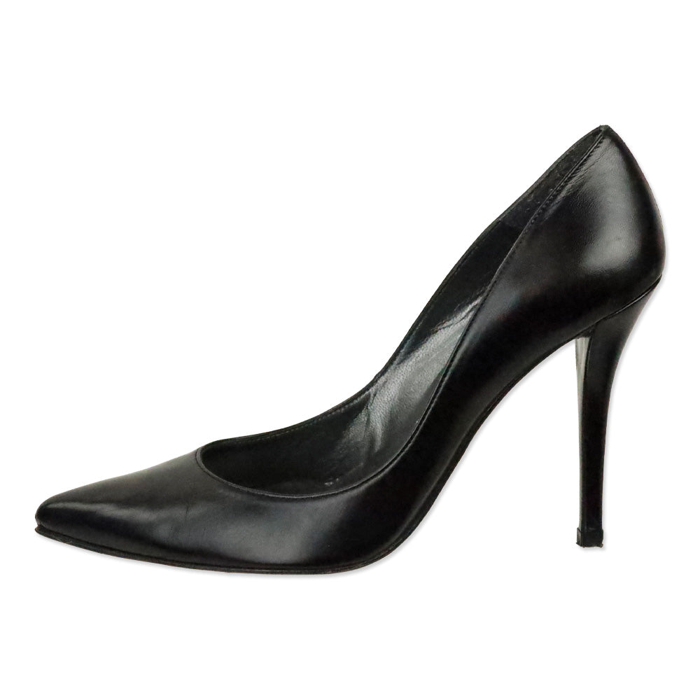 Stuart Weitzman Black Leather Pointed Toe Pumps