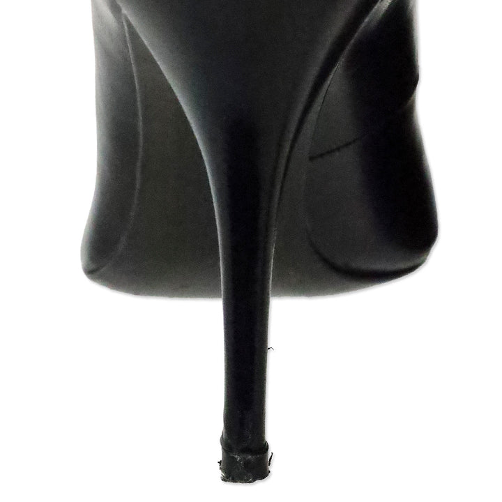 Stuart Weitzman Black Leather Pointed Toe Pumps