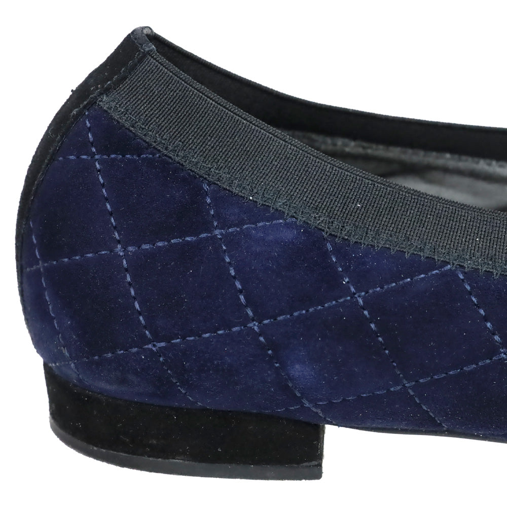 Stuart Weitzman Navy/Black Round Toe Quilted Suede Flats