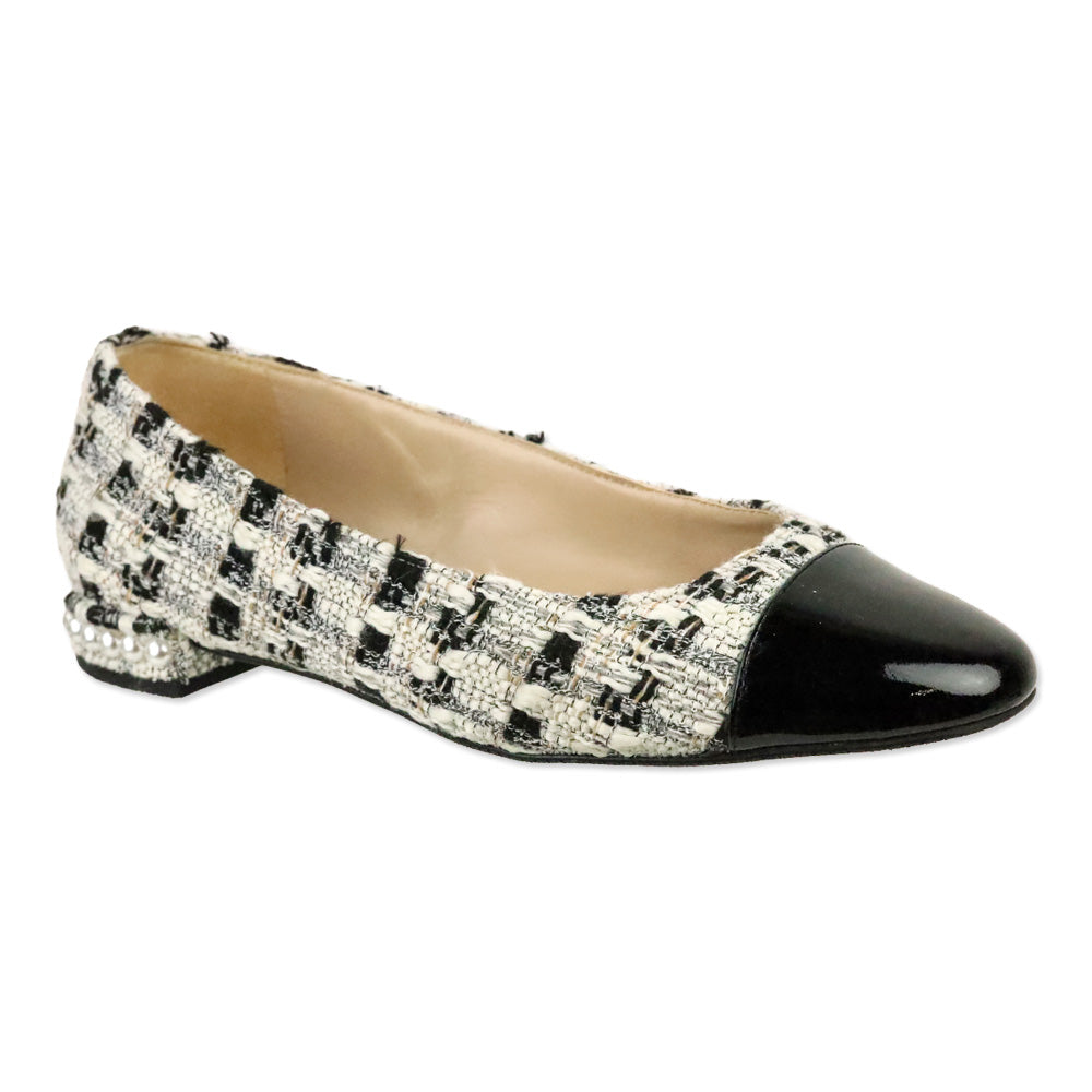 Stuart Weitzman White/Black Tweed Pearl Flat