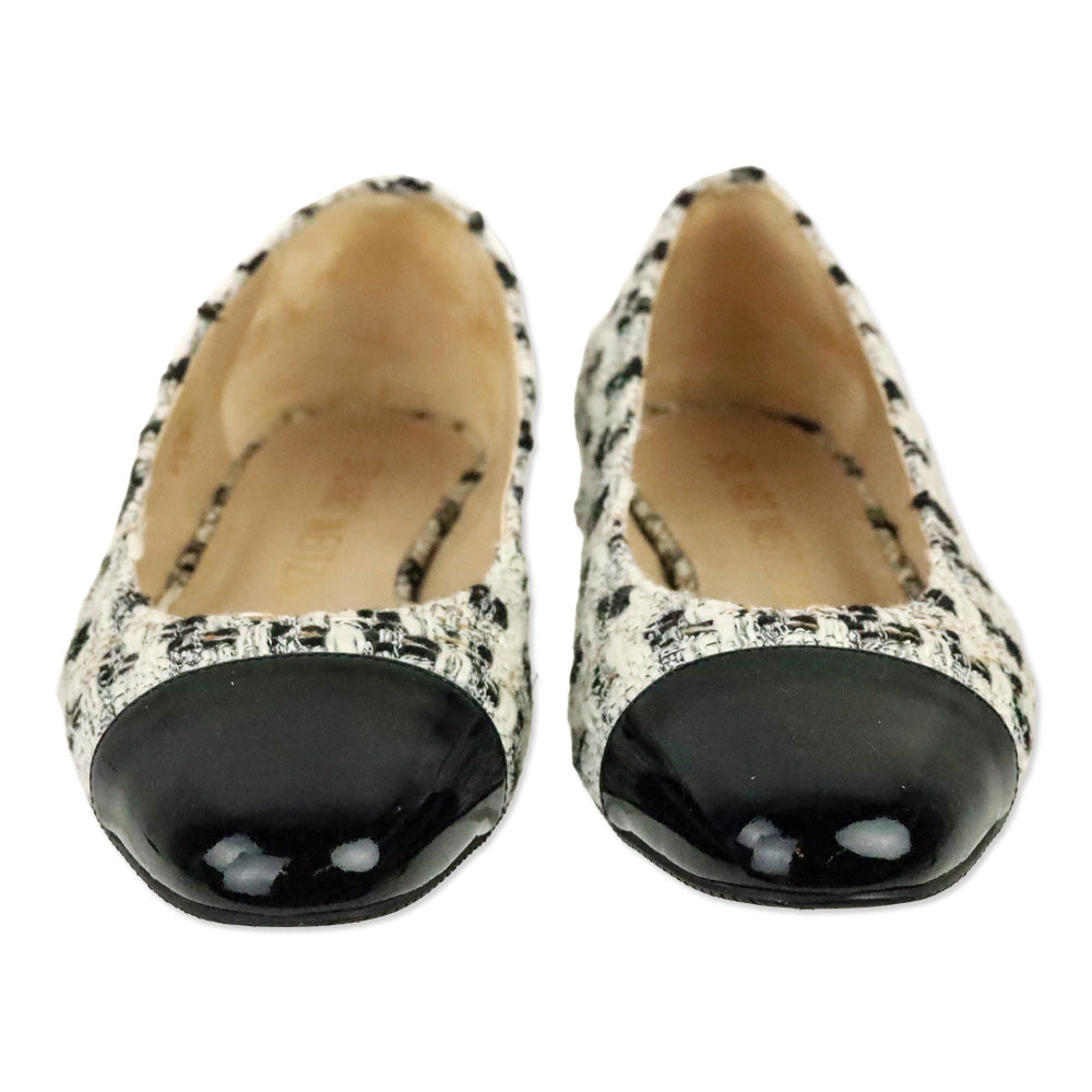 Stuart Weitzman White/Black Tweed Pearl Flat