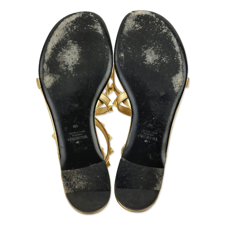 Valentino Garavani Deep Gold Rockstud Flair 5mm Flat Sandal