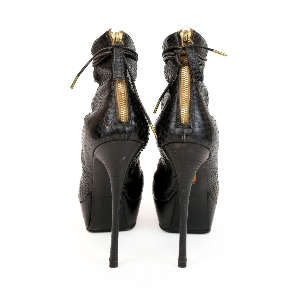 Alexander McQueen Black Embossed Leather Cut-Out Lace-Up Pumps