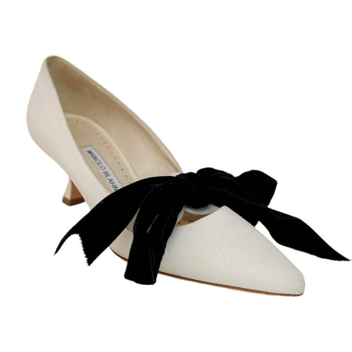 Manolo Blahnik Serba 70 White Suede Bow Pumps