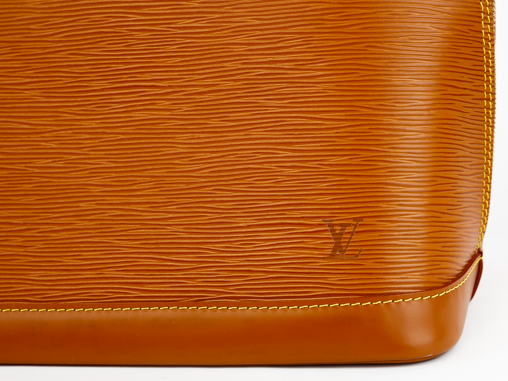 Louis Vuitton Mandarin Epi Leather Neverfull Pouch