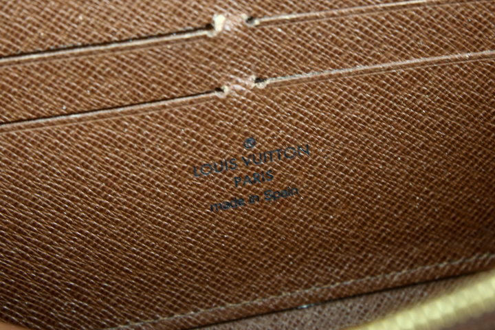 Louis Vuitton Monogram Coated Canvas Zippy Wallet