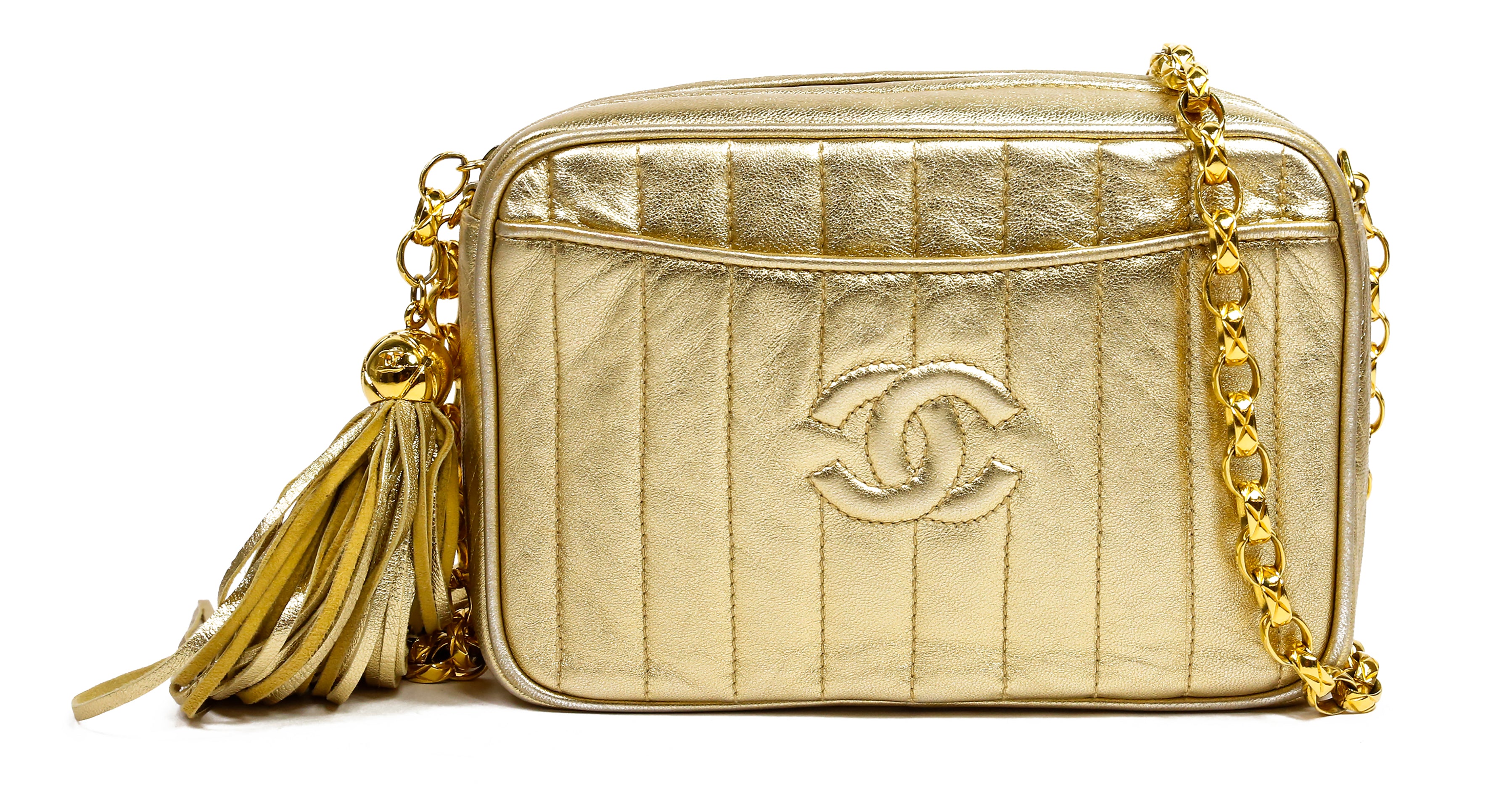 CHANEL ノベルティ バッグ ゴールド Chanel Gold Metallic Leather Vintage Tassel Camera Bag | DBLTKE