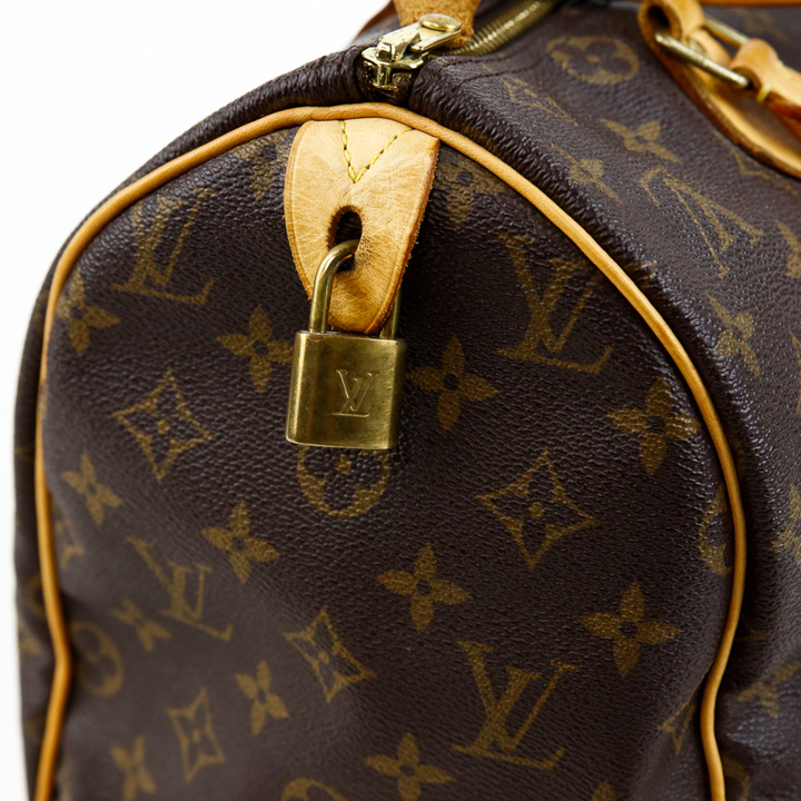 lock  view of Louis Vuitton Monogram Speedy 30